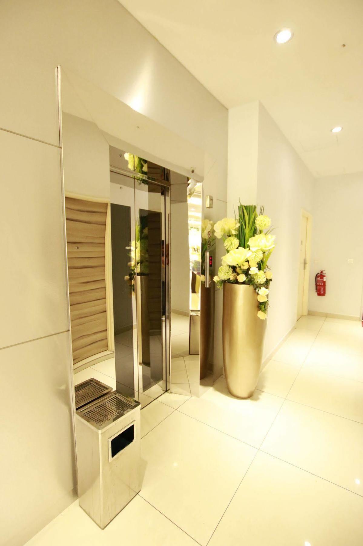 Hotel 99 Pusat Bandar Puchong Eksteriør billede